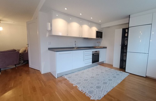 Floda Apartamento | Modern & Private near Nature: kitchen, washer - perfect for 2-4 people & up to 5