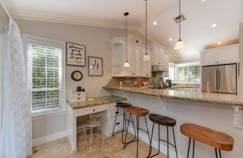 Antelope Casa | Modern private 3 bed/ 2 bath home close to freeway/ shopping/ dining