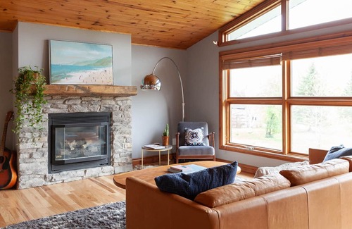 Clearview Chalet De Esquí | Chalet privado moderno cerca de esquí y golf - Mensualmente disponible