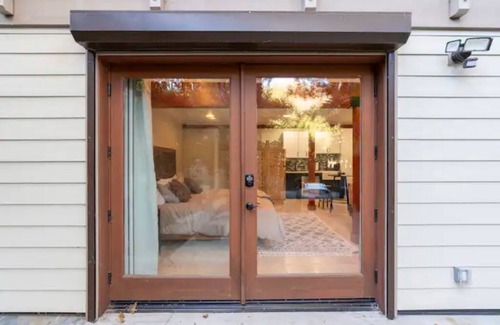 Calabasas Apartamento | Modern Private Guest Suite in Tranquil Topanga