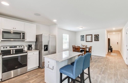 South Carolina Lakes & Blackwater Rivers Casa | Modern & Private Lexington Retreat Near Columbia!