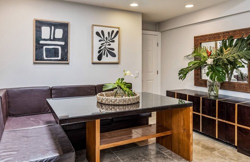 Portlock Casa | Modern Private Oasis w/ Private Pool/Hot Tub, Sauna, AC & BBQ: Hale Ho'omaha