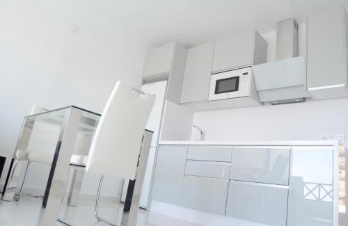 Playa del Aguila Apartamento | Modern quiet apartament beach front