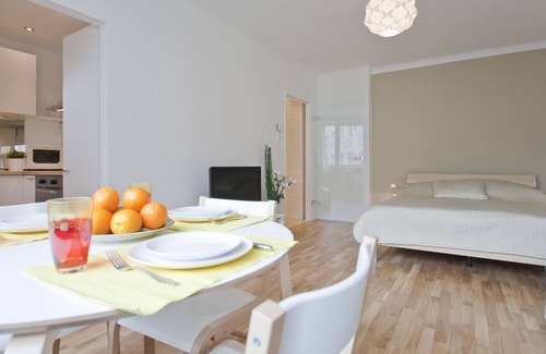 Margareten Apartamento | Apartamento moderno y tranquilo, a solo 10 minutos del centro, wifi