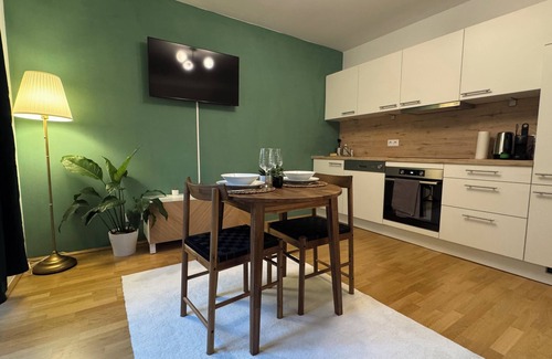 Favoriten Condominio | Modern & quiet apartment with balcony