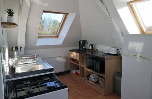 Saint-Jean-sur-Mayenne Apartamento | Casa rural renovada moderna con gran jardín y wifi, ideal para familias o profesionales