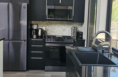 Spearfish Casa | Modern Rally Rental in the Heart of Spearfish - Paved Roads!