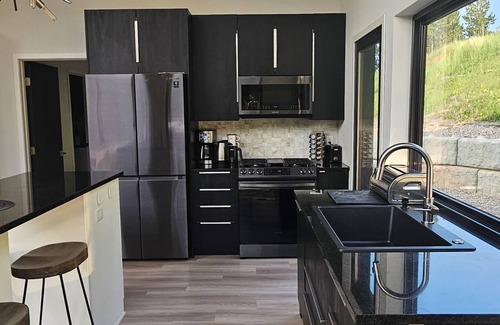 Spearfish Casa | Modern Rally Rental in the Heart of Spearfish - Paved Roads!
