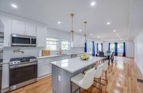 Milton Apartamento | Modern Red Door Haven +5mins to Boston