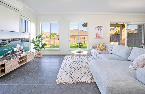 Colebee Casa | Modern Relex 5BR House Spacious & Close to Park Colebee