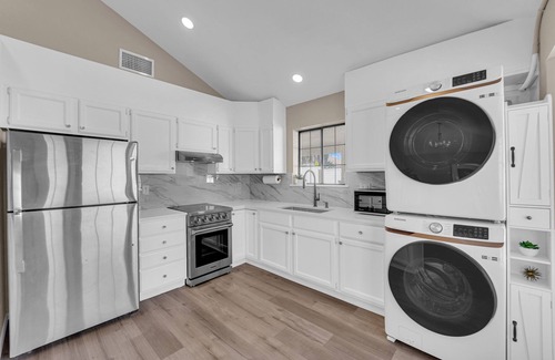Canyon Gate Casa | Modern Renovated 2-Bedroom w/ Pool