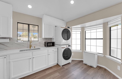 Canyon Gate Casa | Modern Renovated 2-Bedroom w/ Pool