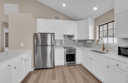 Canyon Gate Casa | Modern Renovated 2-Bedroom w/ Pool