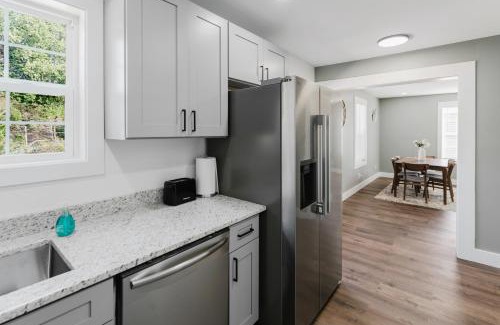College Heights Apartamento | Modern Renovated 3-Bed Near Ann Arbor & Ypsilanti
