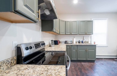 Federal Hill Casa | ★ Modern Renovation ★ 10-Bedrooms! Perfect For Large Groups!