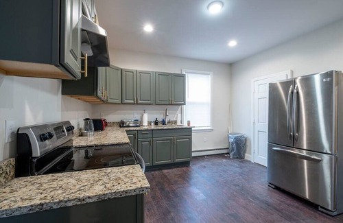 Federal Hill Casa | ★ Modern Renovation ★ 10-Bedrooms! Perfect For Large Groups!