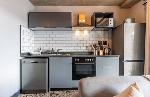 West Beach Apartamento | Modern Retreat | 5 Min Walk to Blouberg Beach