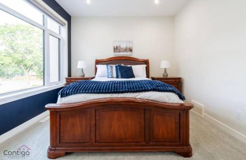 Jasper Place Casa | Modern Retreat, AirCon, Backyard, Near DT & WEM