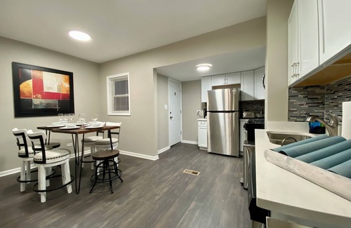 Brookfield Casa | MODERN RETREAT-DOUBLE LOT W/PERGOLA-FIRE PIT-GAME ROOM-5 MIN TO BROOKFIELD ZOO