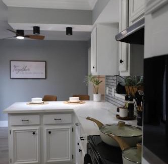 George Bush Park/Eldridge Casa | Modern Retreat for Families with Games & Outdoor Fun