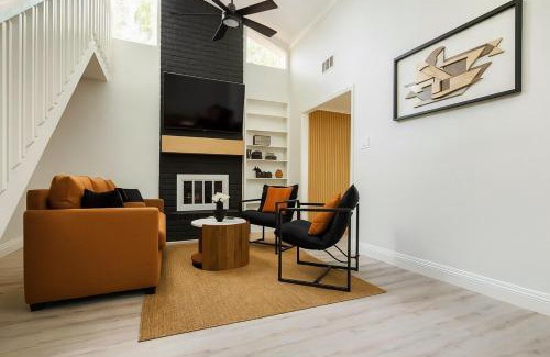 George Bush Park/Eldridge Casa | Modern Retreat for Families with Games & Outdoor Fun