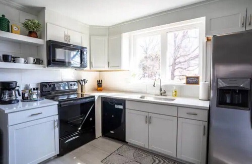 Nall Hills Casa | Modern Retreat Home, Movie Theatre, 3 Bed 2 Bath