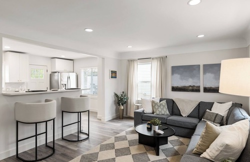 Royal Oak Casa | Modern Retreat in the Heart of Royal Oak