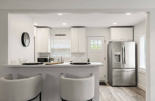 Royal Oak Casa | Modern Retreat in the Heart of Royal Oak