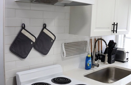 St. Petersburg - Clearwater Apartamento | Modern Retreat, Near Beach, DT St. Pete & TPA