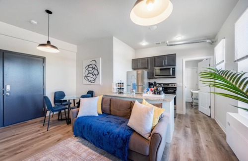 New Center Detroit Apartamento | Modern Retreat Near Henry Ford