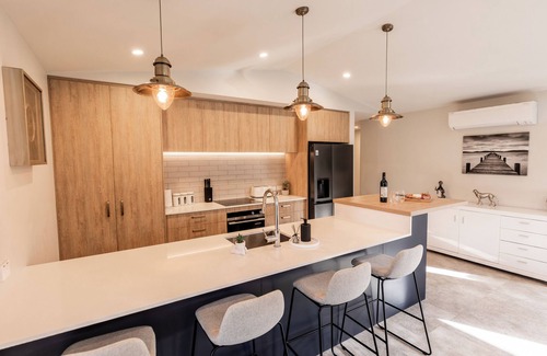 Hanmer Springs Casa | Modern Retreat | BBQ & Fireplace | Table Tennis