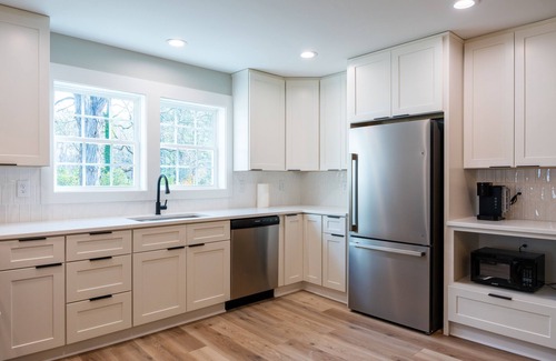 Durham Casa | Modern Retreat w/ King Bed –3 BR Near Duke DT