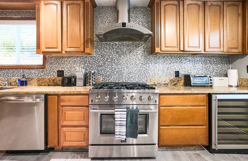 Southwest Anaheim Casa | Modern Retreat w/ Private Spa, Arcade, near Disney, Convention Center & Beaches