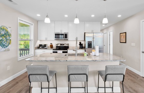 Alexander Casa | Modern Retreat w/Yard, Firepit & Near Asheville