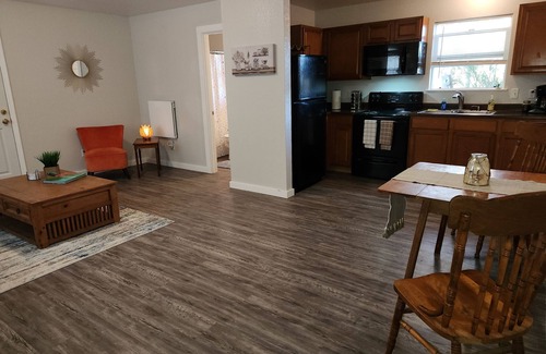 McKinleyville Apartamento | Modern Retro Retreat