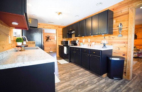 Burgaw Casa | Modern Riverfront Property on Northeast Cape Fear River