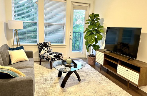 Dallas Condominio | Modern Romantic luxurious 1Br condo White Rock Lake Dallas
