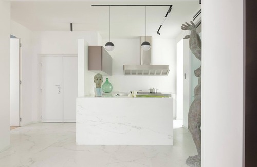 Trionfale Condominio | Modern Rooftop Getaway: Arte della Medaglia Gallery House