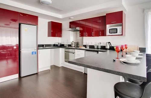 Birmingham Apartamento | Modern Room in Birmingham