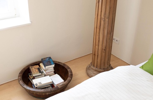 Riedlingen Cama Y Desayuno | modern room in historic villa 3