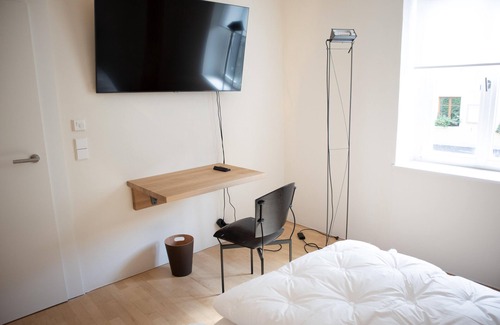 Riedlingen Cama Y Desayuno | modern room in historic villa 3