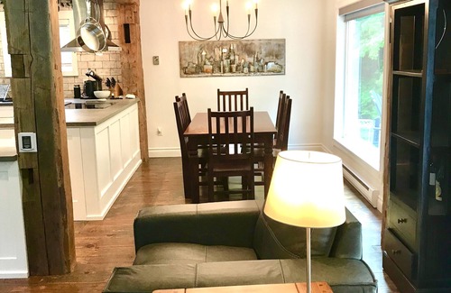Castle Glen Estates Casa | Modern/rustic chalet steps from the Bruce Trail and amazing road riding.