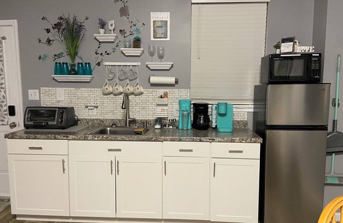 Concord Apartamento | Modern rustic minutes from arena and speedway