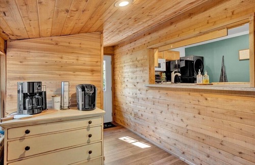 Gouldsboro Cabina | Modern Rustic Pocono Cabin at Big Bass Lake