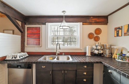 Greentown Casa | Modern Rustic Retreat in Poconos