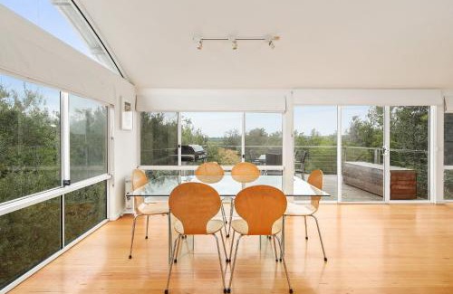 Silverleaves Casa | Modern Sanctuary by the Silverleaves Beach