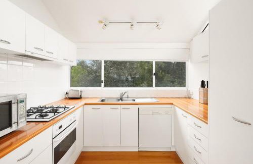Silverleaves Casa | Modern Sanctuary by the Silverleaves Beach