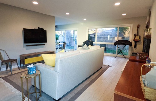 Torrance Casa | Modern Sanitized Family PetFriendly Torrance House