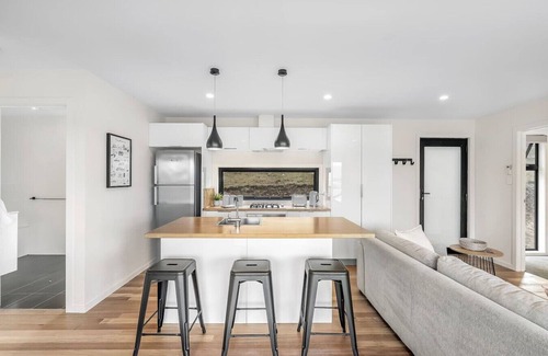 Richmond Casa | Modern & Scenic Valley Escape