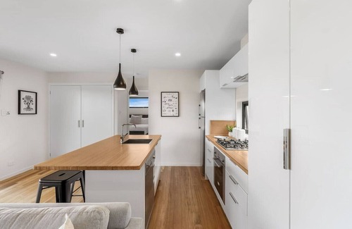 Richmond Casa | Modern & Scenic Valley Escape